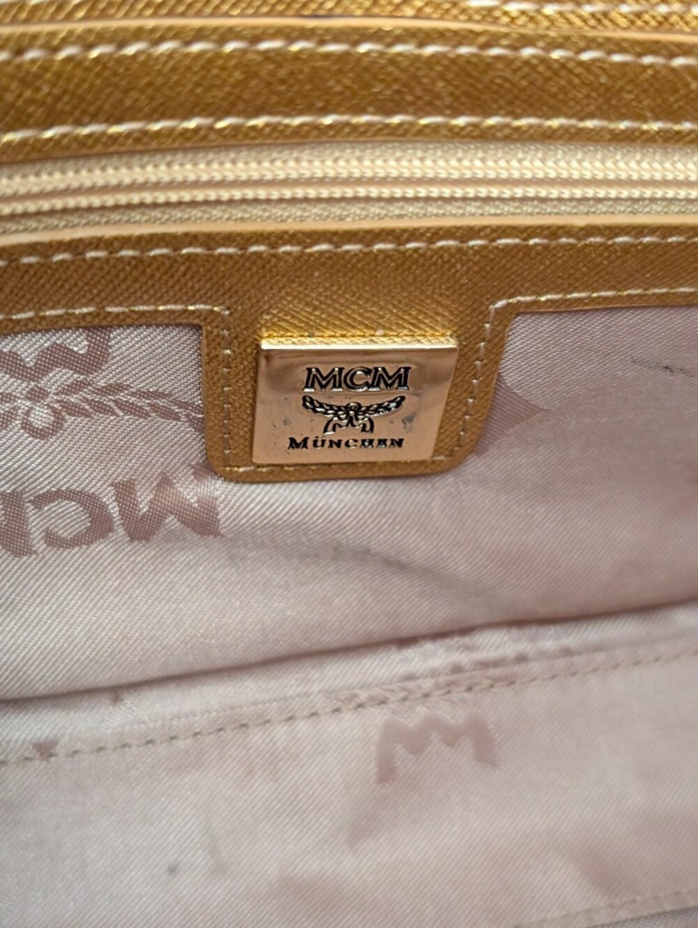 MCM Gold Leather Shoulder Bag and Wallet W/Charms Set In Gorgeous Condition! - Picture 8 of 16